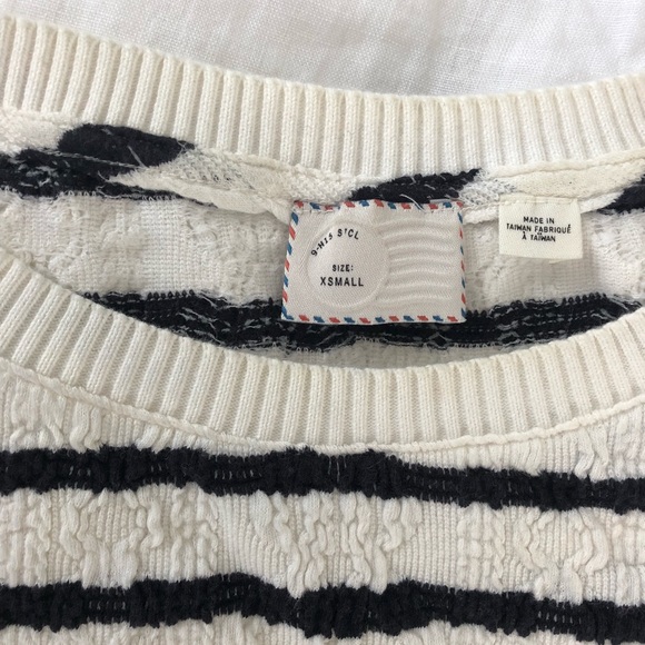 Sweater / pull over - Picture 4 of 4